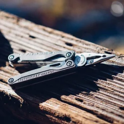 Leatherman Charge + TTi Multi-tool